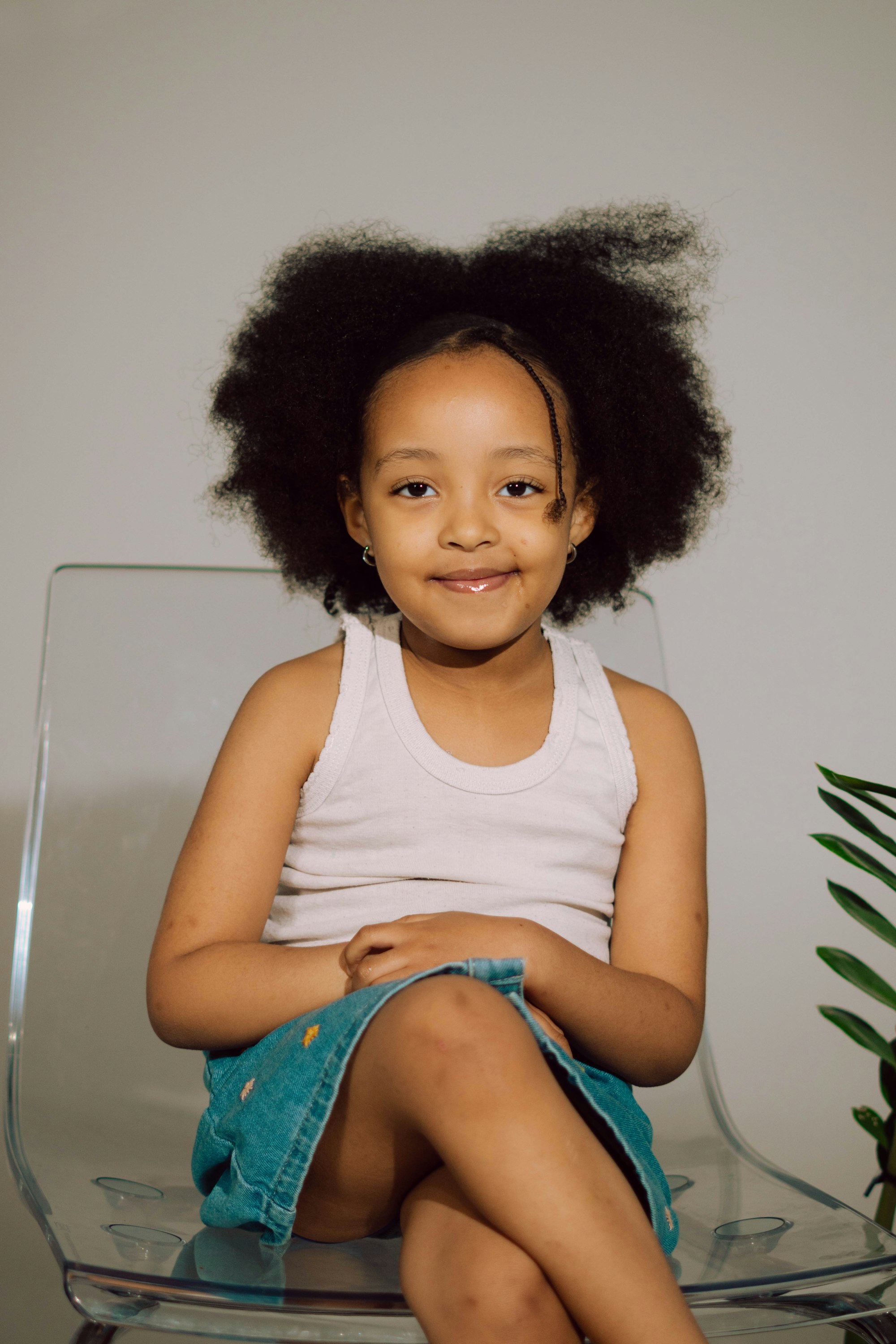 Young child model seated on a stool, Pogo template demo